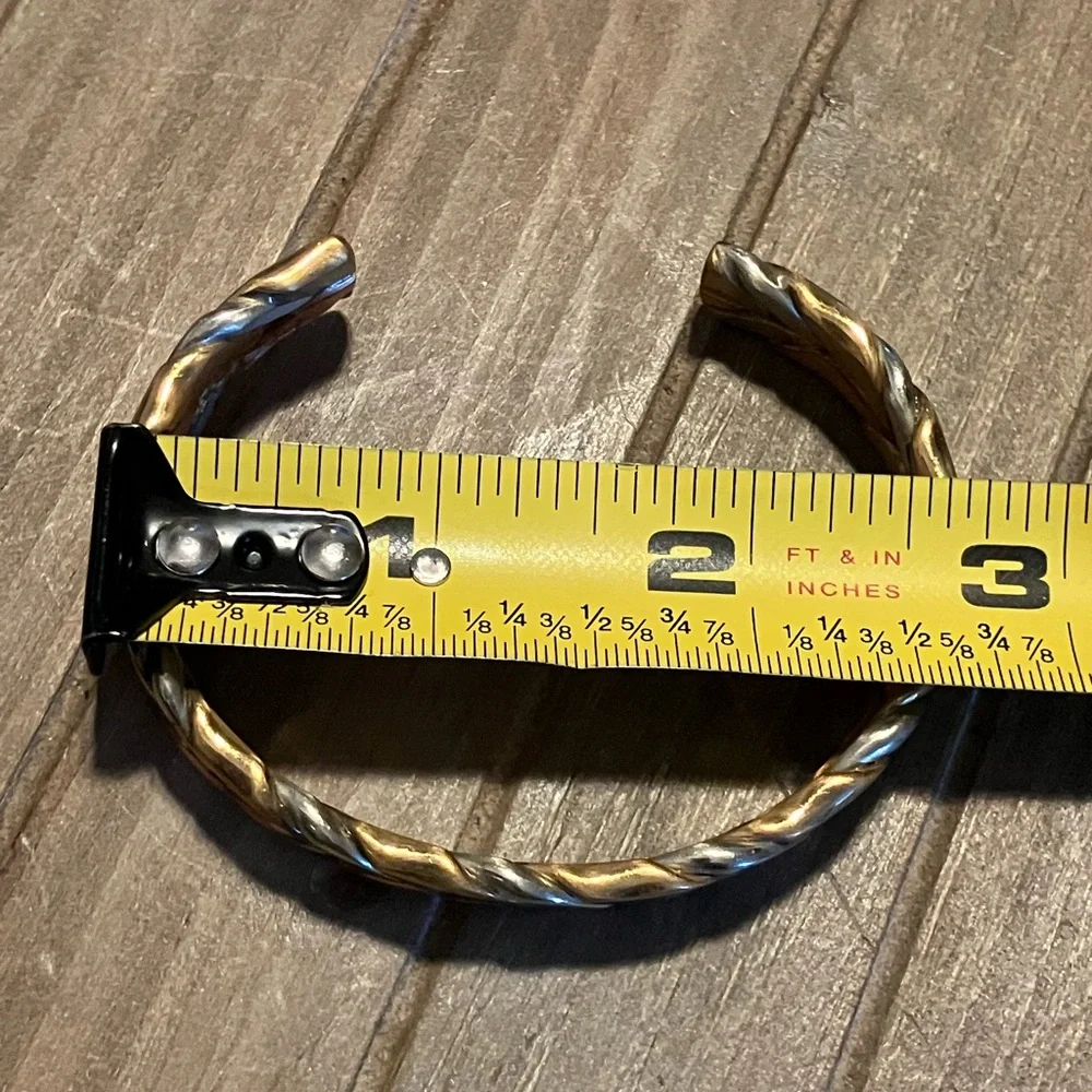 🌸Sergio Lub Cuff Bracelet - Picture 5 of 6